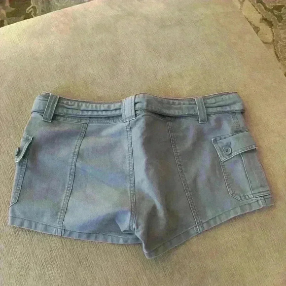 Aeropostale woman’s corduroy belted shorts size 9/10 - Picture 4 of 9